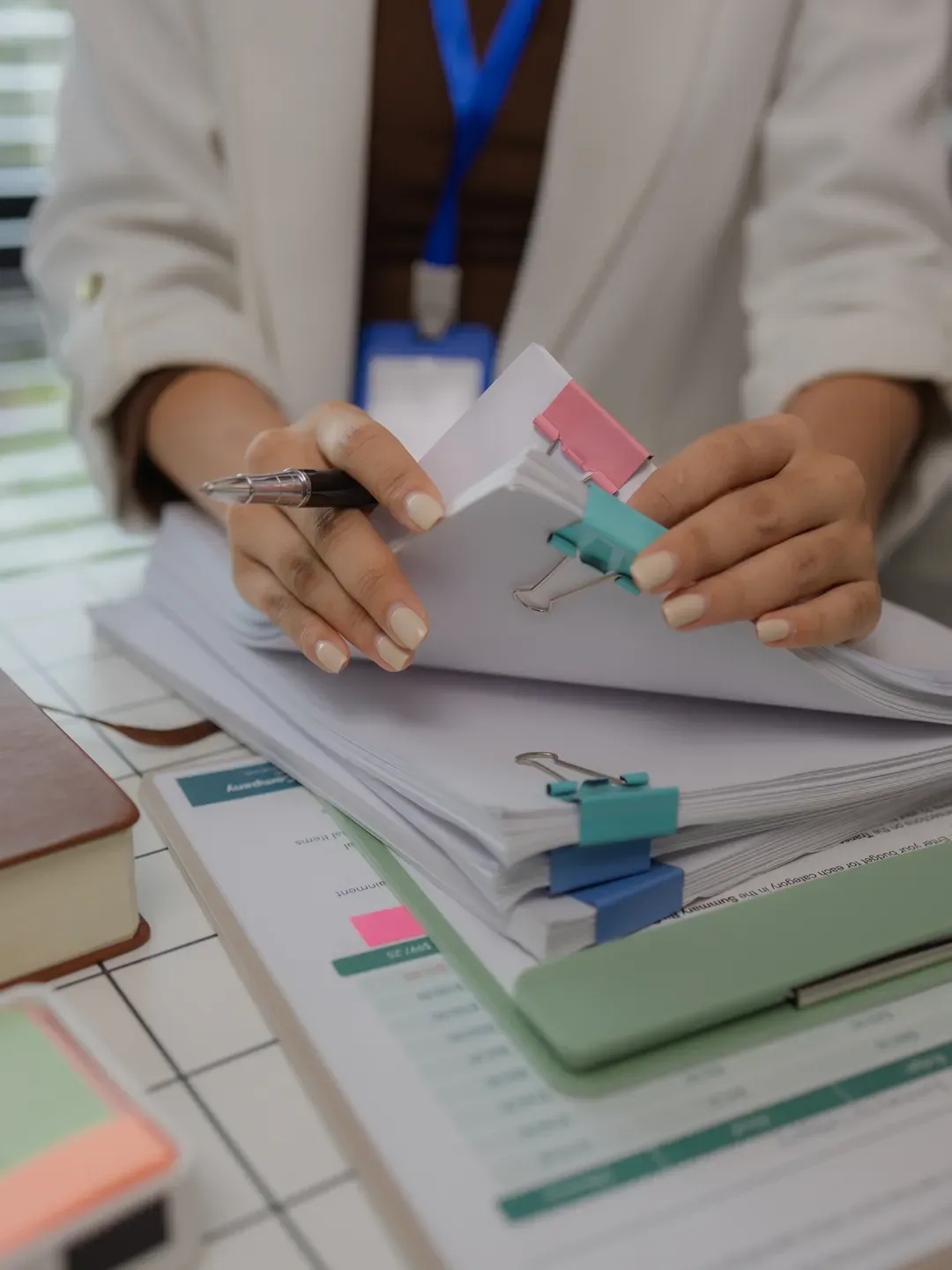 Teknik rapor dokümanlarını düzenleyen uzman